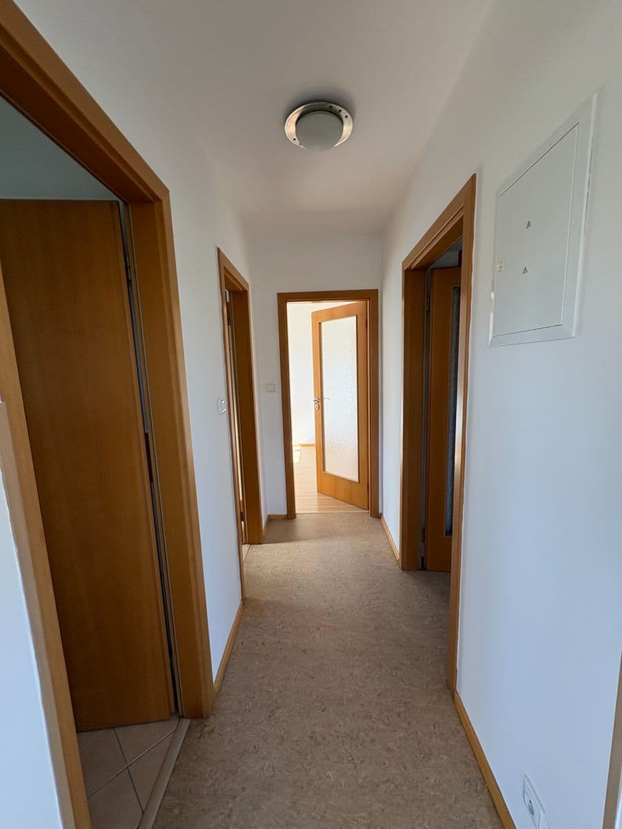 Prenájom bytu 3-izbový 47 m², Zájezdní, Mukařov, Středočeský kraj Prenájom bytu 3-izbový 47 m², Zájezdní, Mukařov, Středočeský kraj