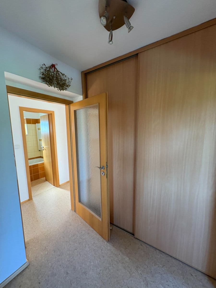 Prenájom bytu 3-izbový 47 m², Zájezdní, Mukařov, Středočeský kraj Prenájom bytu 3-izbový 47 m², Zájezdní, Mukařov, Středočeský kraj