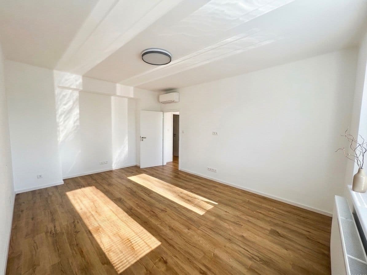 Prenájom bytu 3-izbový 98 m², Budějovická, Praha, Praha Prenájom bytu 3-izbový 98 m², Budějovická, Praha, Praha