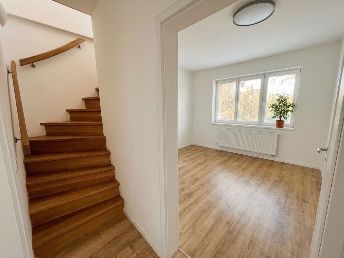Prenájom bytu 3-izbový 98 m², Budějovická, Praha, Praha Prenájom bytu 3-izbový 98 m², Budějovická, Praha, Praha