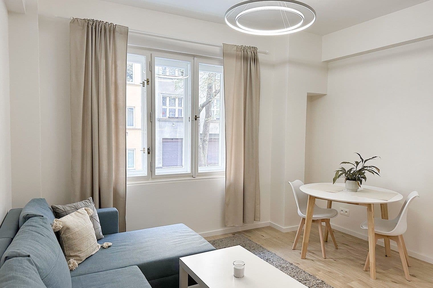 Prenájom bytu 2-izbový 43 m², Biskupcova, Praha, Praha Prenájom bytu 2-izbový 43 m², Biskupcova, Praha, Praha