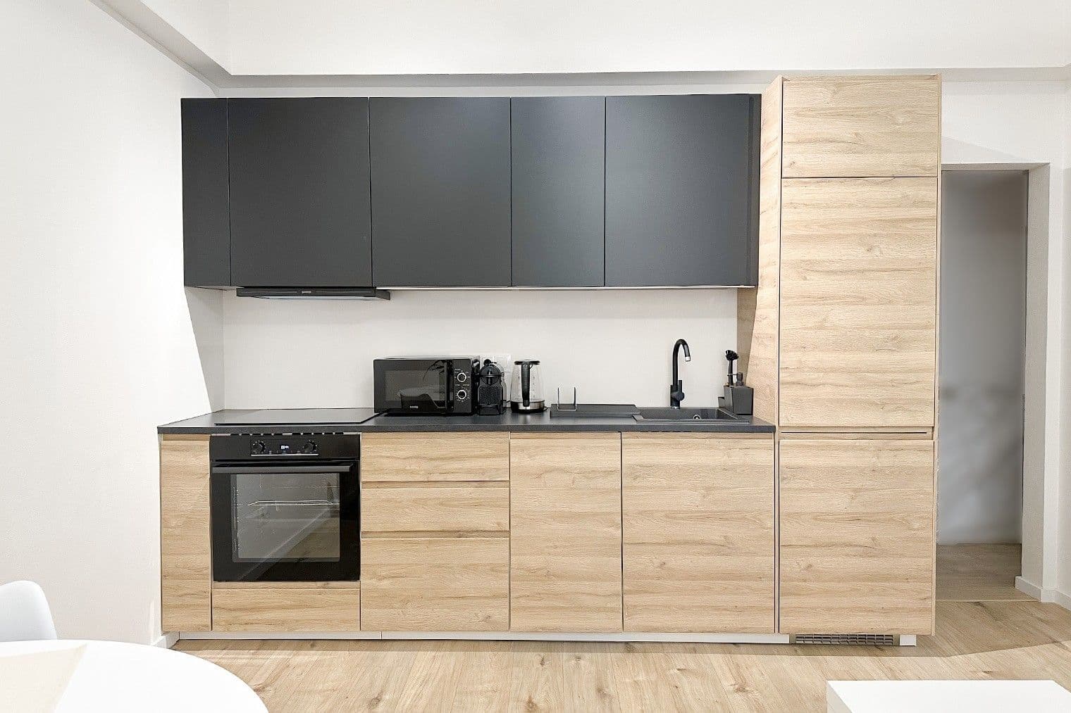 Prenájom bytu 2-izbový 43 m², Biskupcova, Praha, Praha Prenájom bytu 2-izbový 43 m², Biskupcova, Praha, Praha