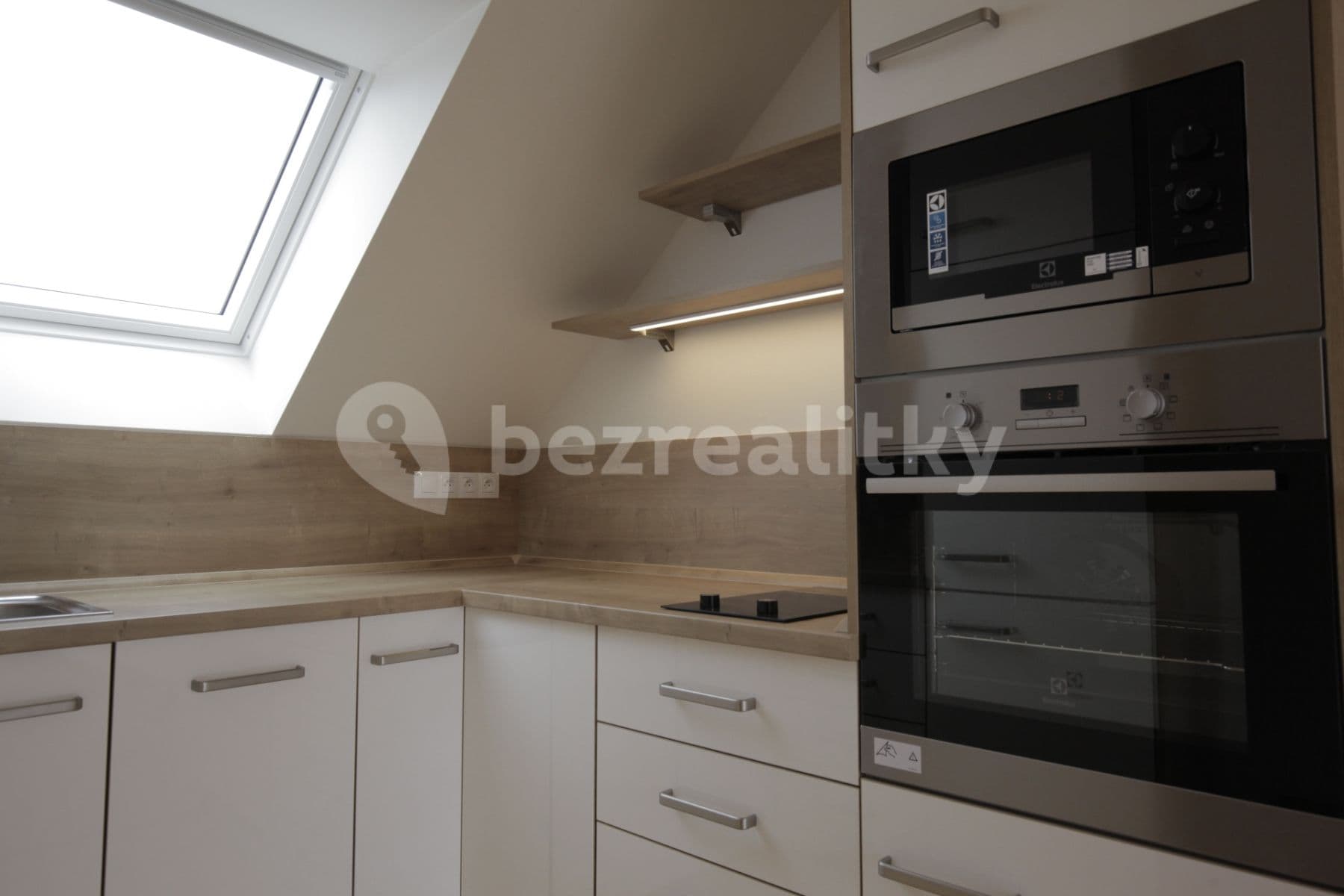 Prenájom bytu 2-izbový 44 m², U Studánky, Praha, Praha Prenájom bytu 2-izbový 44 m², U Studánky, Praha, Praha