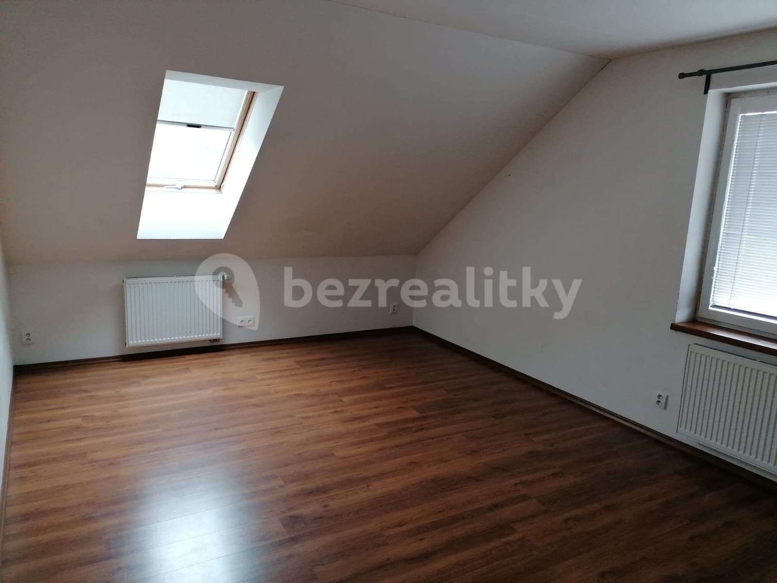 Prenájom bytu 1-izbový 35 m², Ringhofferova, Velké Popovice, Středočeský kraj Prenájom bytu 1-izbový 35 m², Ringhofferova, Velké Popovice, Středočeský kraj