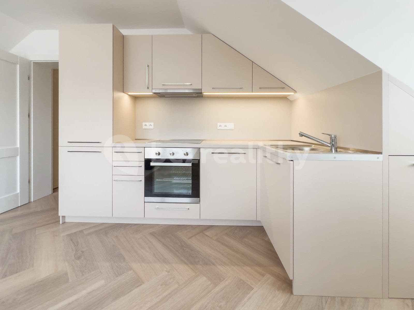 Prenájom bytu 3-izbový 100 m², Ševce Matouše, Praha, Praha Prenájom bytu 3-izbový 100 m², Ševce Matouše, Praha, Praha