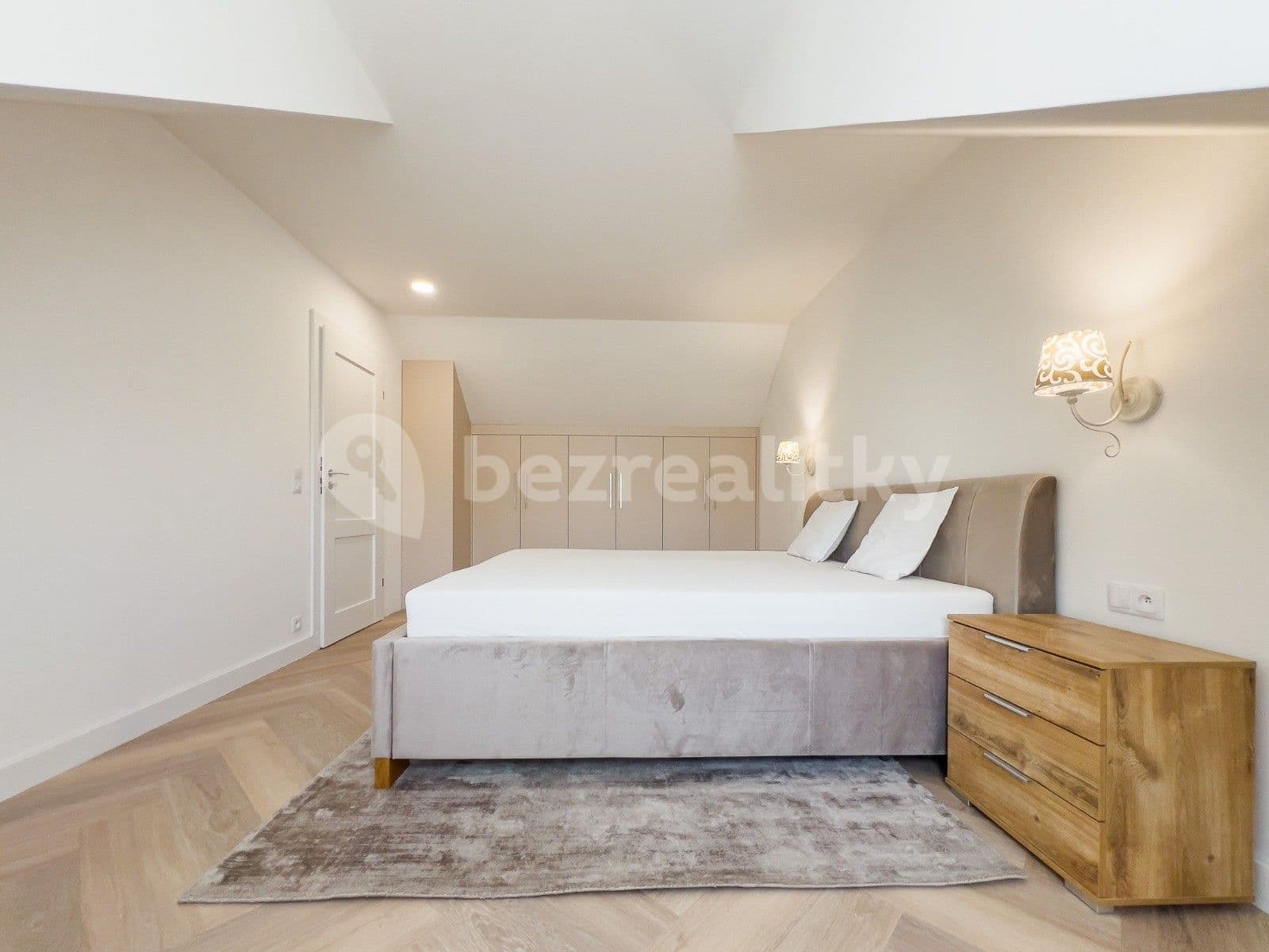 Prenájom bytu 3-izbový 100 m², Ševce Matouše, Praha, Praha Prenájom bytu 3-izbový 100 m², Ševce Matouše, Praha, Praha