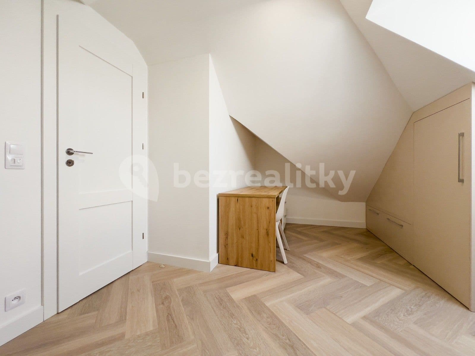 Prenájom bytu 3-izbový 100 m², Ševce Matouše, Praha, Praha Prenájom bytu 3-izbový 100 m², Ševce Matouše, Praha, Praha