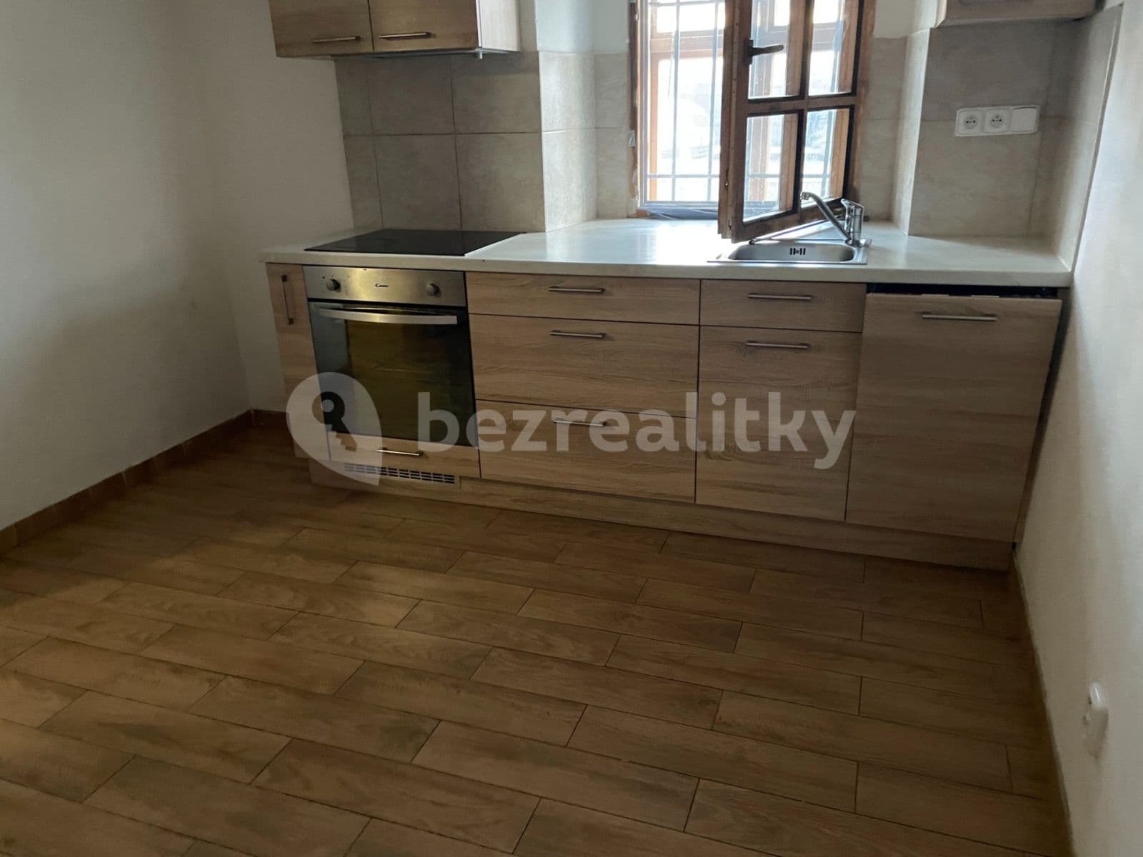 Prenájom bytu 2-izbový 50 m², Sušilovo náměstí, Rousínov, Jihomoravský kraj Prenájom bytu 2-izbový 50 m², Sušilovo náměstí, Rousínov, Jihomoravský kraj