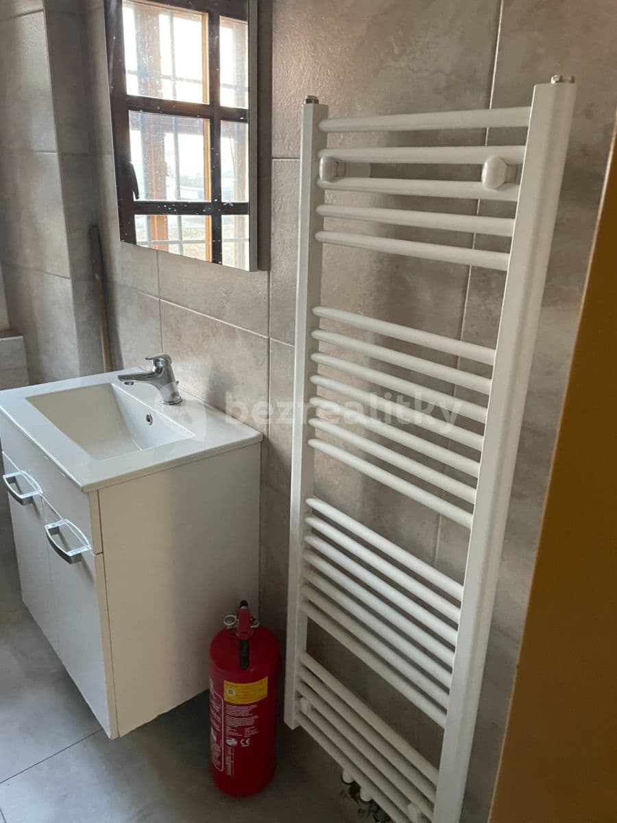 Prenájom bytu 2-izbový 50 m², Sušilovo náměstí, Rousínov, Jihomoravský kraj Prenájom bytu 2-izbový 50 m², Sušilovo náměstí, Rousínov, Jihomoravský kraj