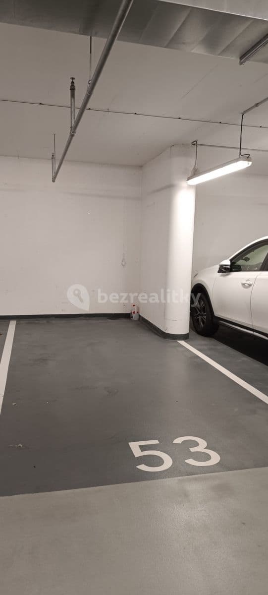 Prenájom garáže 15 m², Korunní, Praha, Praha Prenájom garáže 15 m², Korunní, Praha, Praha