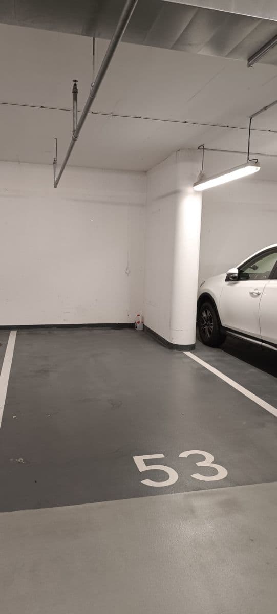 Prenájom garáže 15 m², Korunní, Praha, Praha Prenájom garáže 15 m², Korunní, Praha, Praha