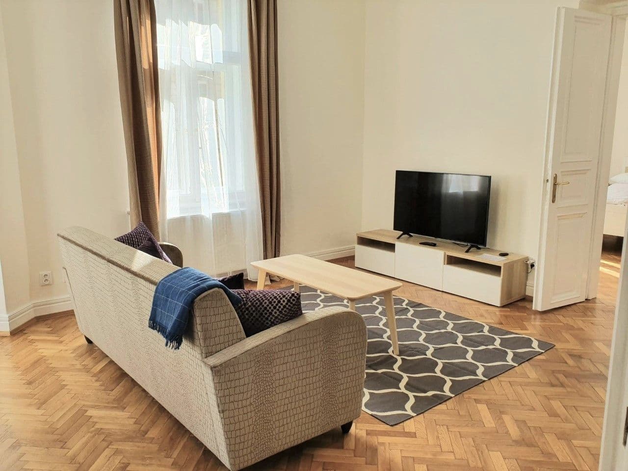 Prenájom bytu 110 m², Mánesova, Praha, Praha Prenájom bytu 110 m², Mánesova, Praha, Praha