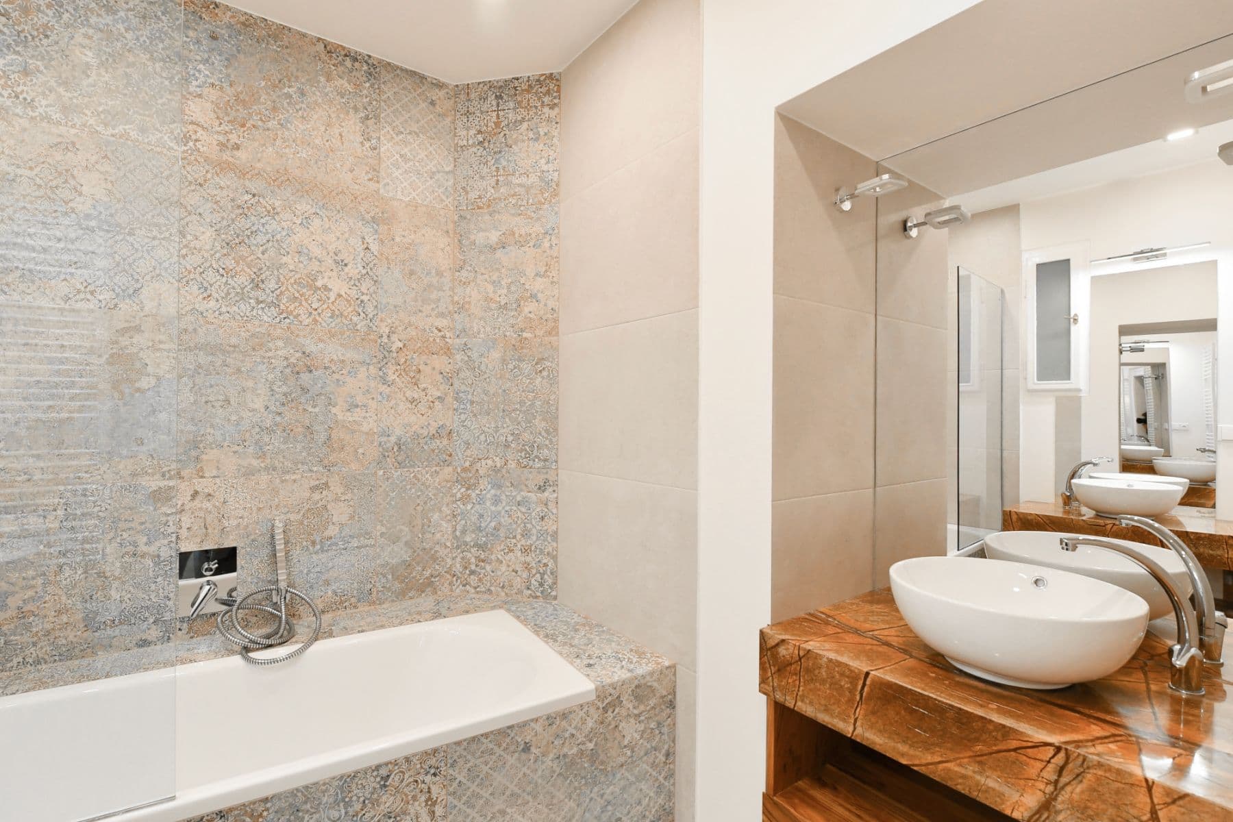 Prenájom bytu 110 m², Mánesova, Praha, Praha Prenájom bytu 110 m², Mánesova, Praha, Praha