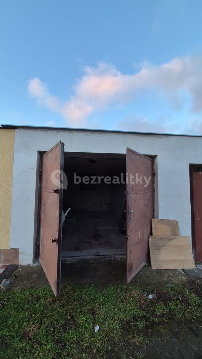Prenájom garáže 21 m², Ústí nad Labem, Ústecký kraj Prenájom garáže 21 m², Ústí nad Labem, Ústecký kraj