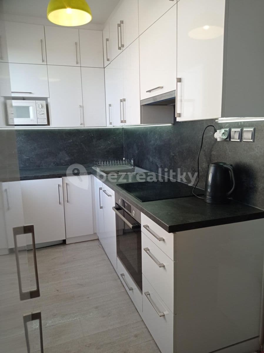 Prenájom bytu 3-izbový 66 m², Smetanovo nábřeží, Hradec Králové, Královéhradecký kraj Prenájom bytu 3-izbový 66 m², Smetanovo nábřeží, Hradec Králové, Královéhradecký kraj