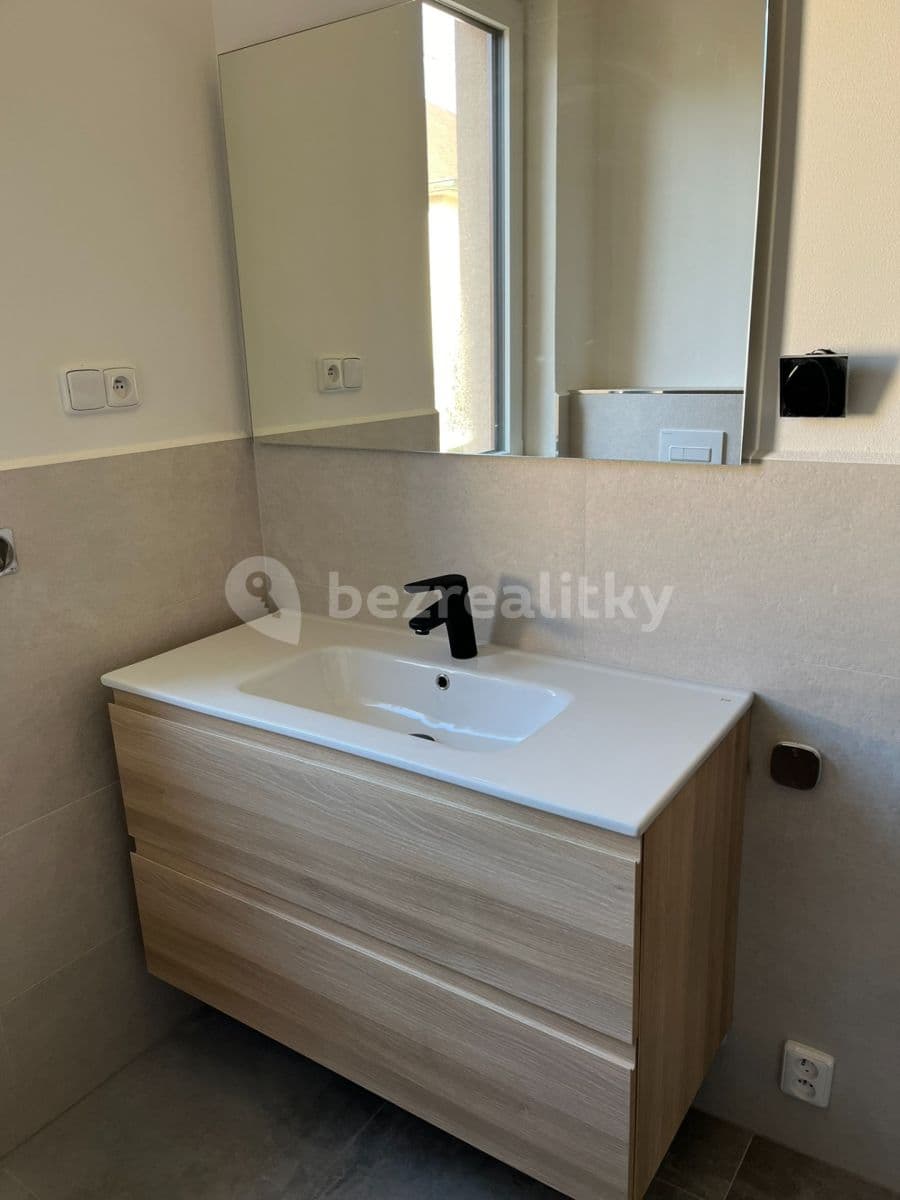 Prenájom domu 100 m², pozemok 170 m², Pod Vrbou, Sezimovo Ústí, Jihočeský kraj Prenájom domu 100 m², pozemok 170 m², Pod Vrbou, Sezimovo Ústí, Jihočeský kraj
