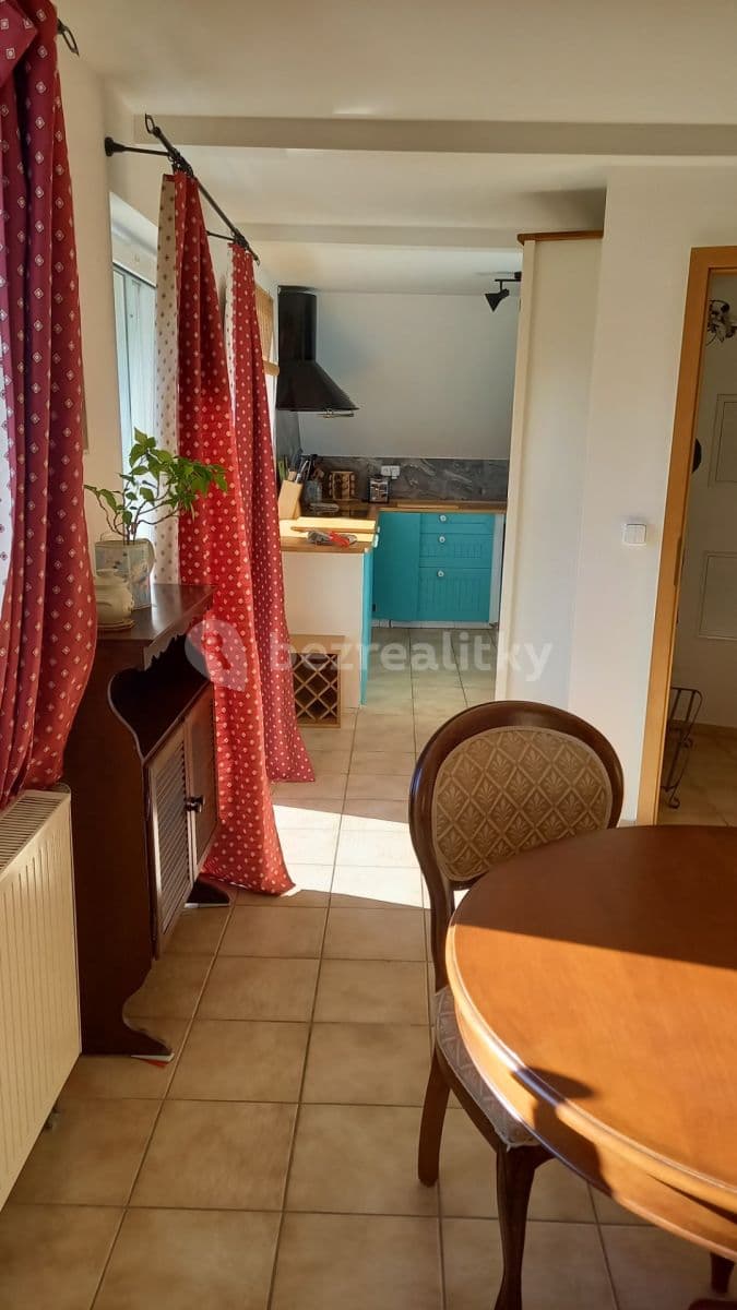 Prenájom bytu 3-izbový 65 m², Lánov, Královéhradecký kraj Prenájom bytu 3-izbový 65 m², Lánov, Královéhradecký kraj