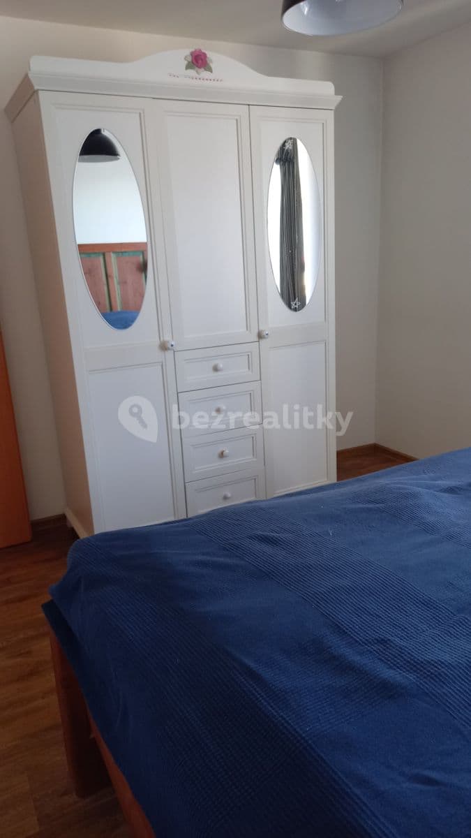 Prenájom bytu 3-izbový 65 m², Lánov, Královéhradecký kraj Prenájom bytu 3-izbový 65 m², Lánov, Královéhradecký kraj