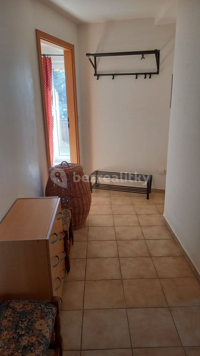 Prenájom bytu 3-izbový 65 m², Lánov, Královéhradecký kraj Prenájom bytu 3-izbový 65 m², Lánov, Královéhradecký kraj