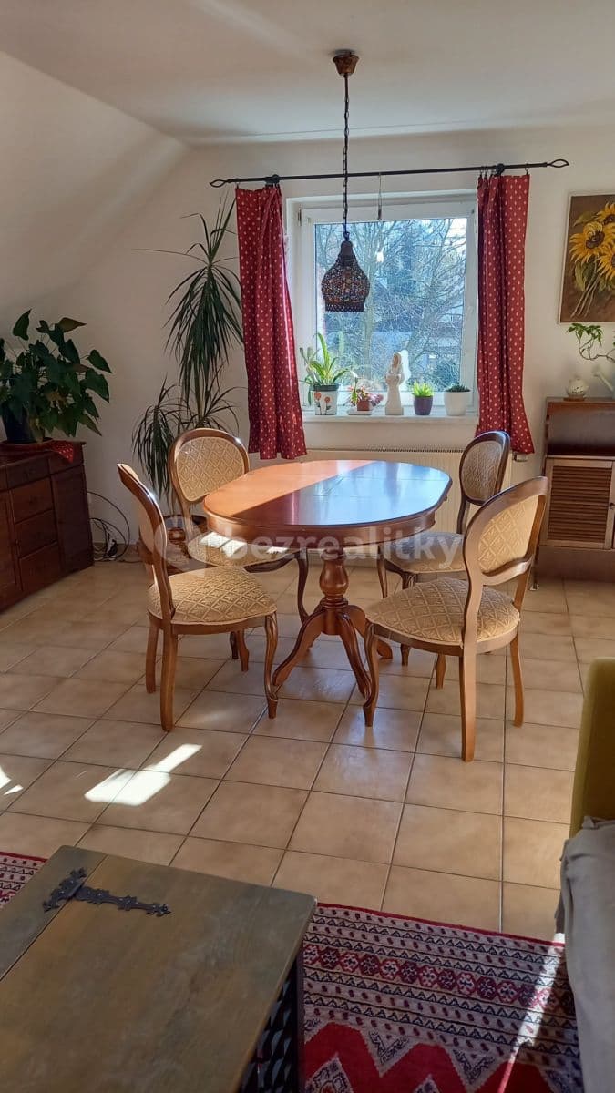 Prenájom bytu 3-izbový 65 m², Lánov, Královéhradecký kraj Prenájom bytu 3-izbový 65 m², Lánov, Královéhradecký kraj