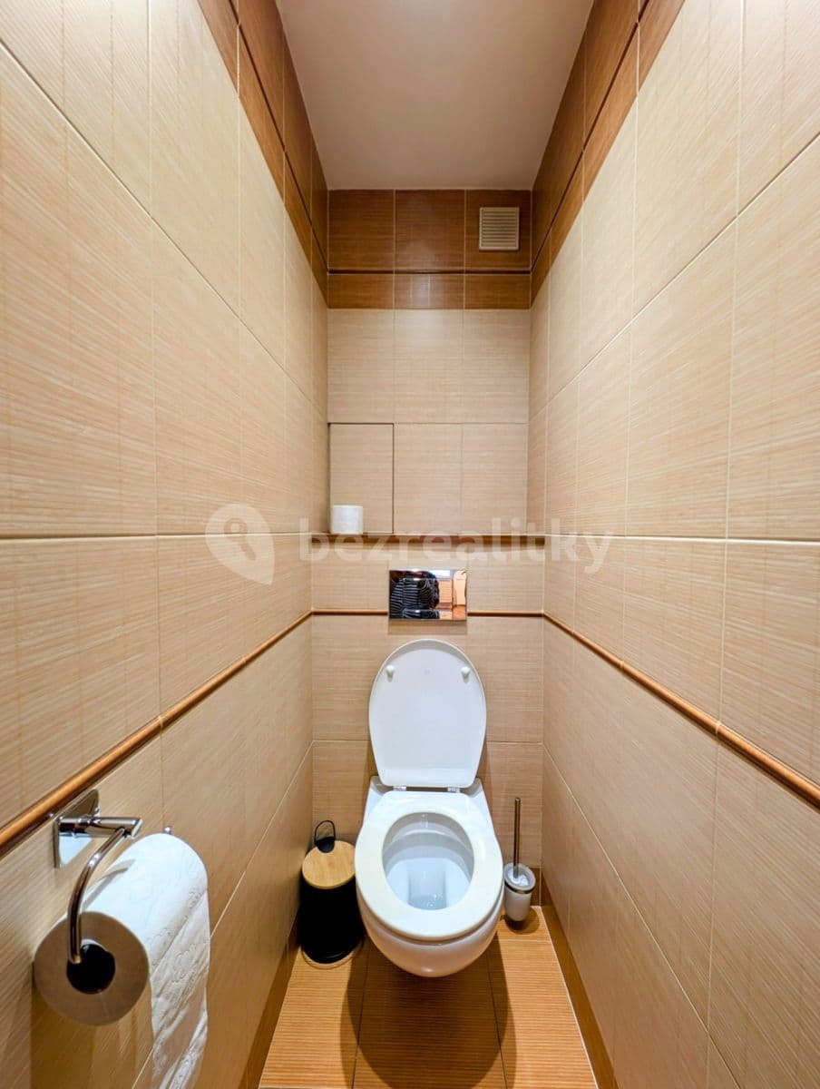 Prenájom bytu 2-izbový 65 m², U Malvazinky, Praha, Praha Prenájom bytu 2-izbový 65 m², U Malvazinky, Praha, Praha