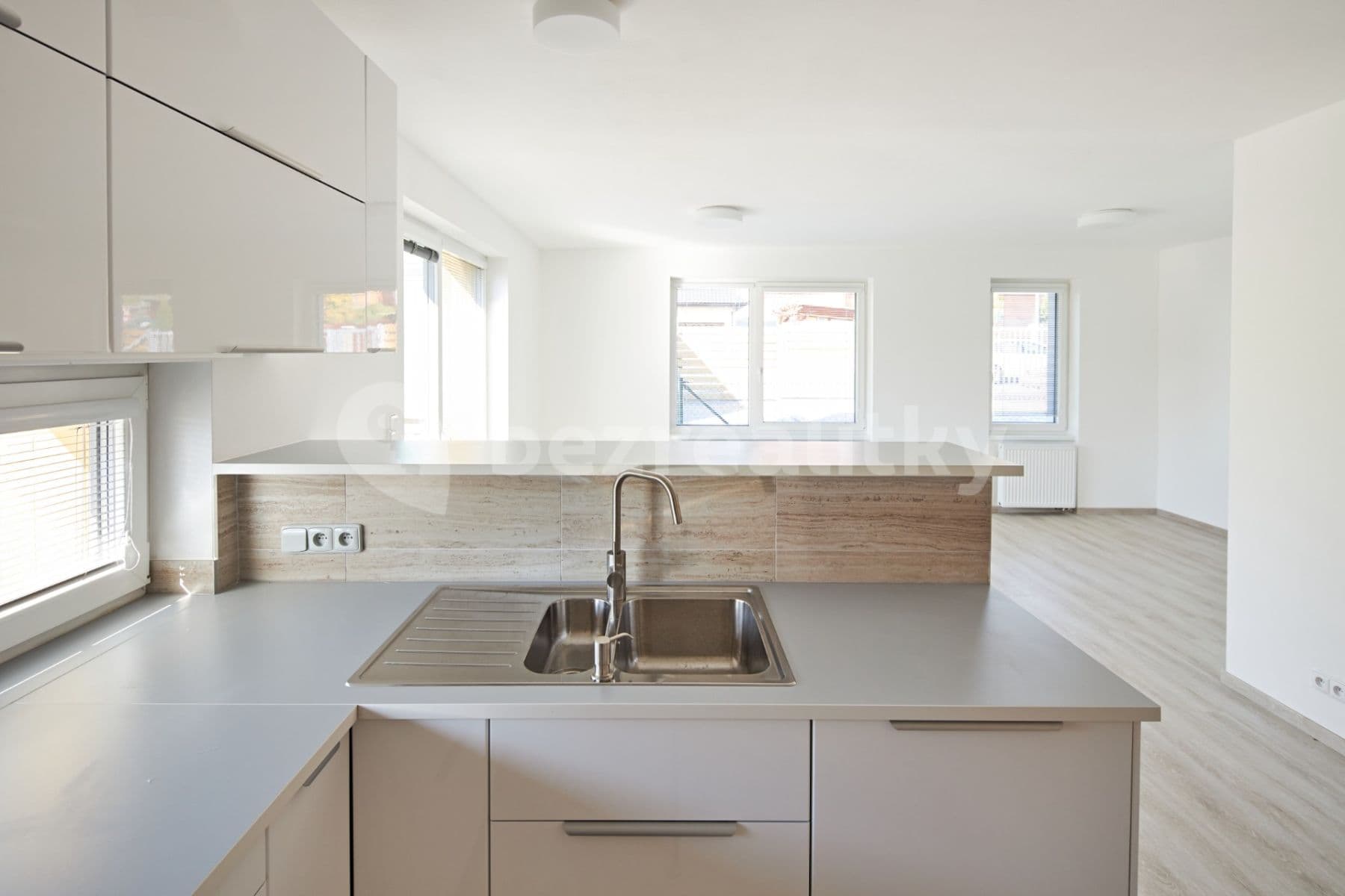 Prenájom domu 120 m², pozemok 302 m², Červánková, Černošice, Středočeský kraj Prenájom domu 120 m², pozemok 302 m², Červánková, Černošice, Středočeský kraj