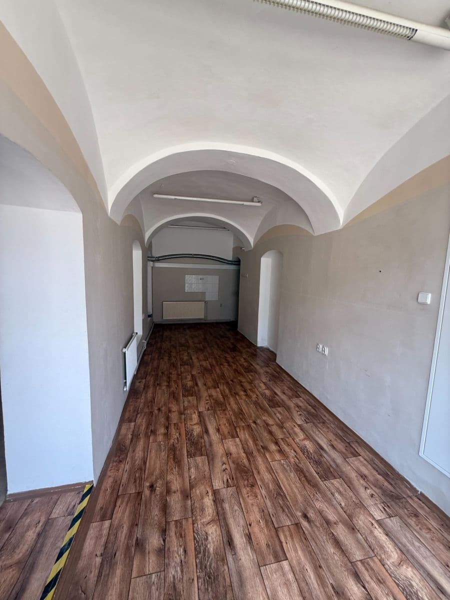 Prenájom nebytového priestoru 37 m², Staré náměstí, Ostrov, Karlovarský kraj Prenájom nebytového priestoru 37 m², Staré náměstí, Ostrov, Karlovarský kraj