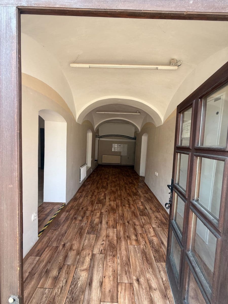 Prenájom nebytového priestoru 37 m², Staré náměstí, Ostrov, Karlovarský kraj Prenájom nebytového priestoru 37 m², Staré náměstí, Ostrov, Karlovarský kraj