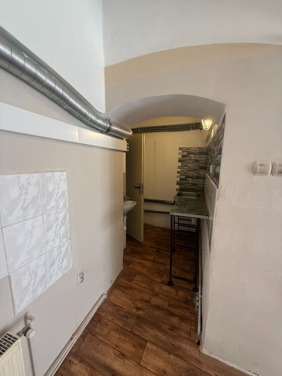 Prenájom nebytového priestoru 37 m², Staré náměstí, Ostrov, Karlovarský kraj Prenájom nebytového priestoru 37 m², Staré náměstí, Ostrov, Karlovarský kraj