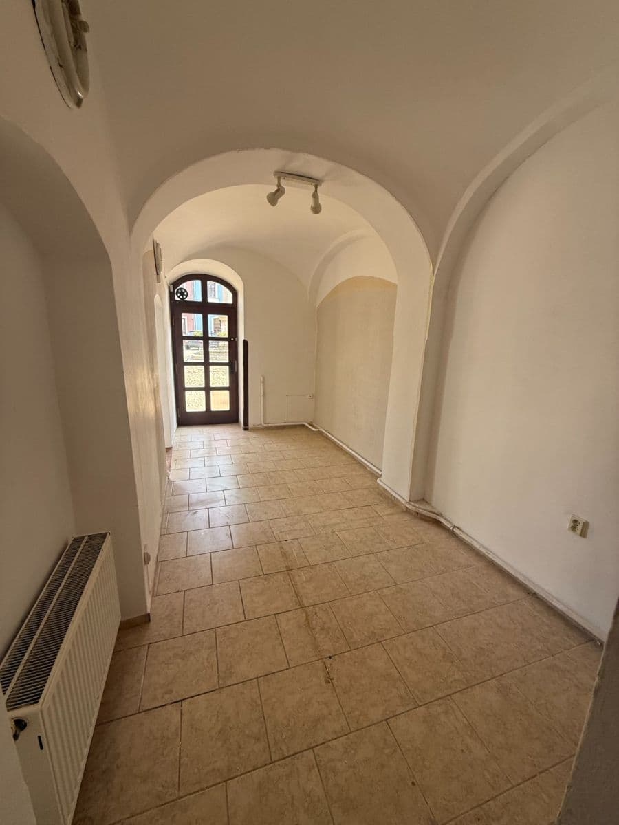 Prenájom nebytového priestoru 37 m², Staré náměstí, Ostrov, Karlovarský kraj Prenájom nebytového priestoru 37 m², Staré náměstí, Ostrov, Karlovarský kraj