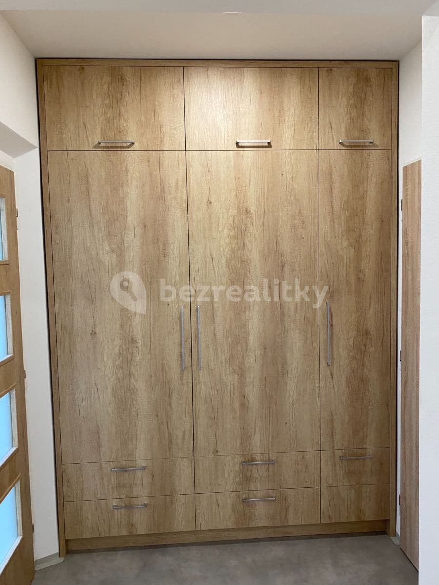 Prenájom bytu 2-izbový 57 m², Dělnická, Olomouc, Olomoucký kraj Prenájom bytu 2-izbový 57 m², Dělnická, Olomouc, Olomoucký kraj