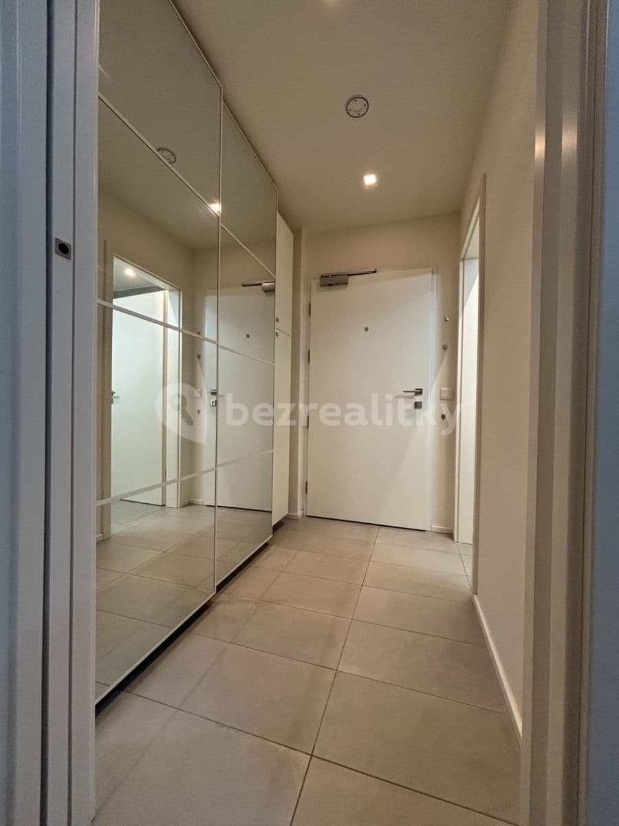 Prenájom bytu 1-izbový 32 m², Archangelská, Praha, Praha Prenájom bytu 1-izbový 32 m², Archangelská, Praha, Praha