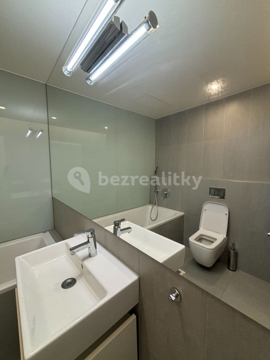 Prenájom bytu 1-izbový 32 m², Archangelská, Praha, Praha Prenájom bytu 1-izbový 32 m², Archangelská, Praha, Praha