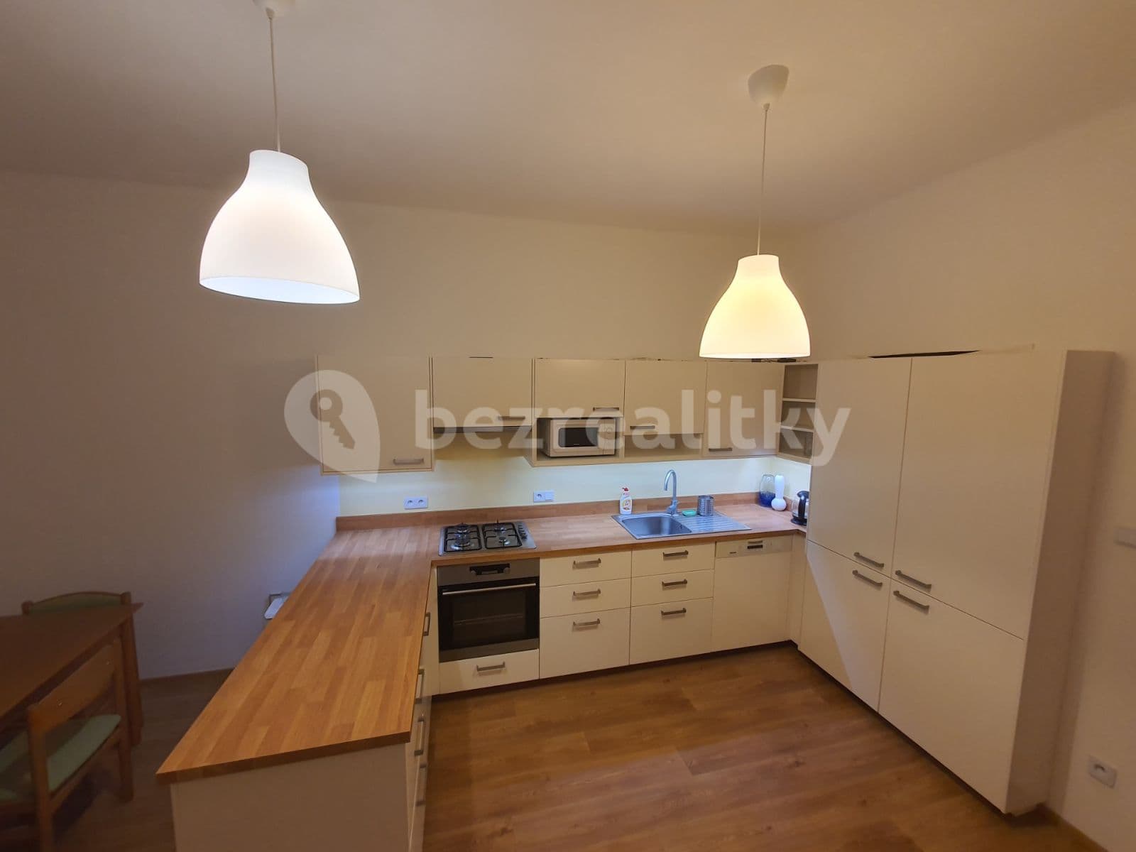 Prenájom bytu 2-izbový 54 m², Dělnická, Praha, Praha Prenájom bytu 2-izbový 54 m², Dělnická, Praha, Praha