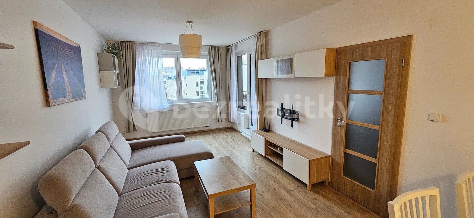 Prenájom bytu 2-izbový 56 m², Makedonská, Praha, Praha Prenájom bytu 2-izbový 56 m², Makedonská, Praha, Praha