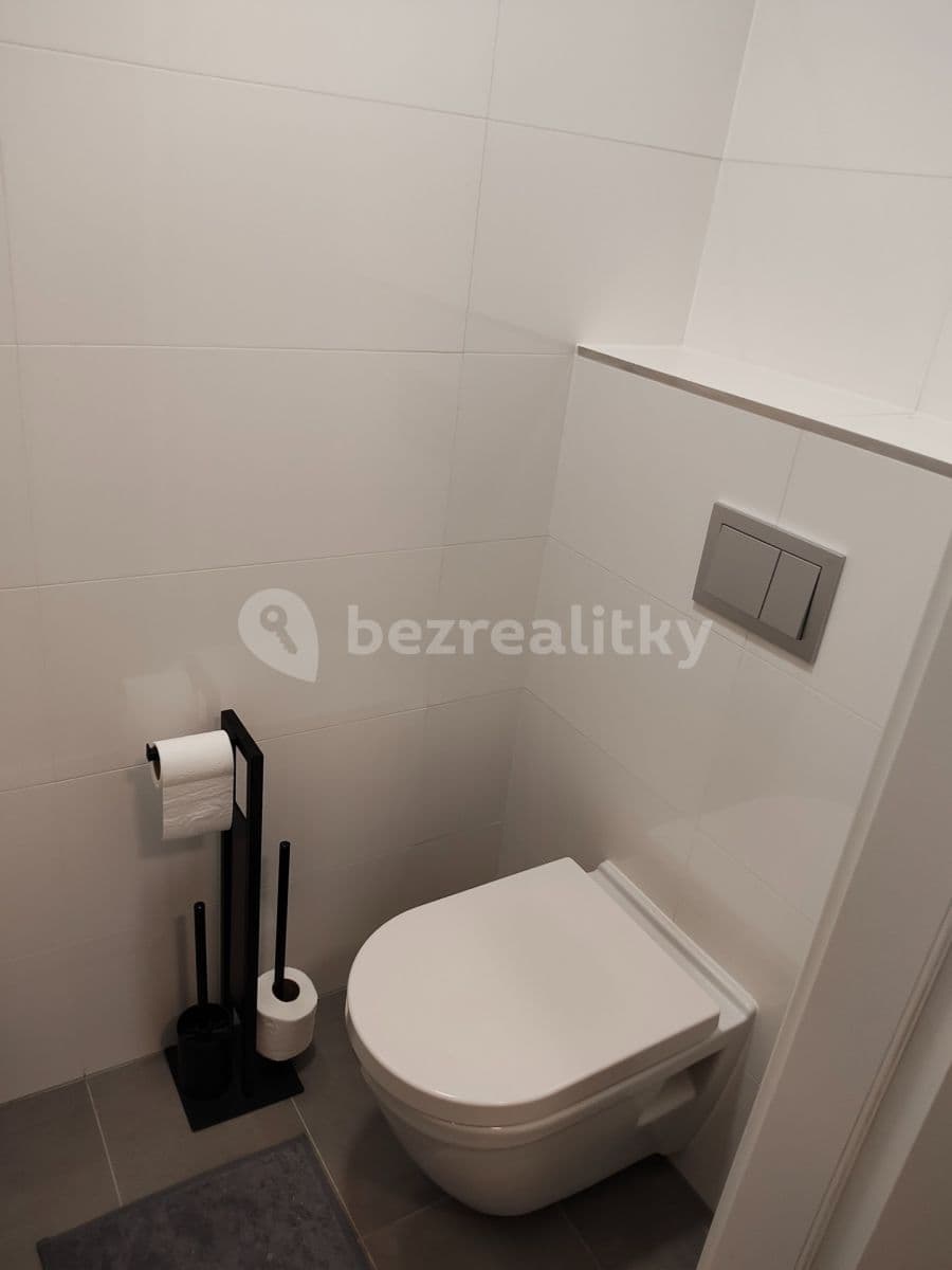 Prenájom bytu 1-izbový 25 m², Perucká, Praha, Praha Prenájom bytu 1-izbový 25 m², Perucká, Praha, Praha