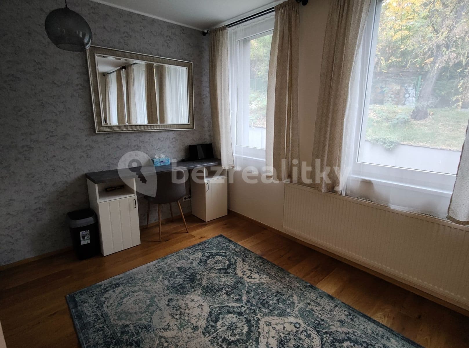 Prenájom bytu 1-izbový 25 m², Perucká, Praha, Praha Prenájom bytu 1-izbový 25 m², Perucká, Praha, Praha