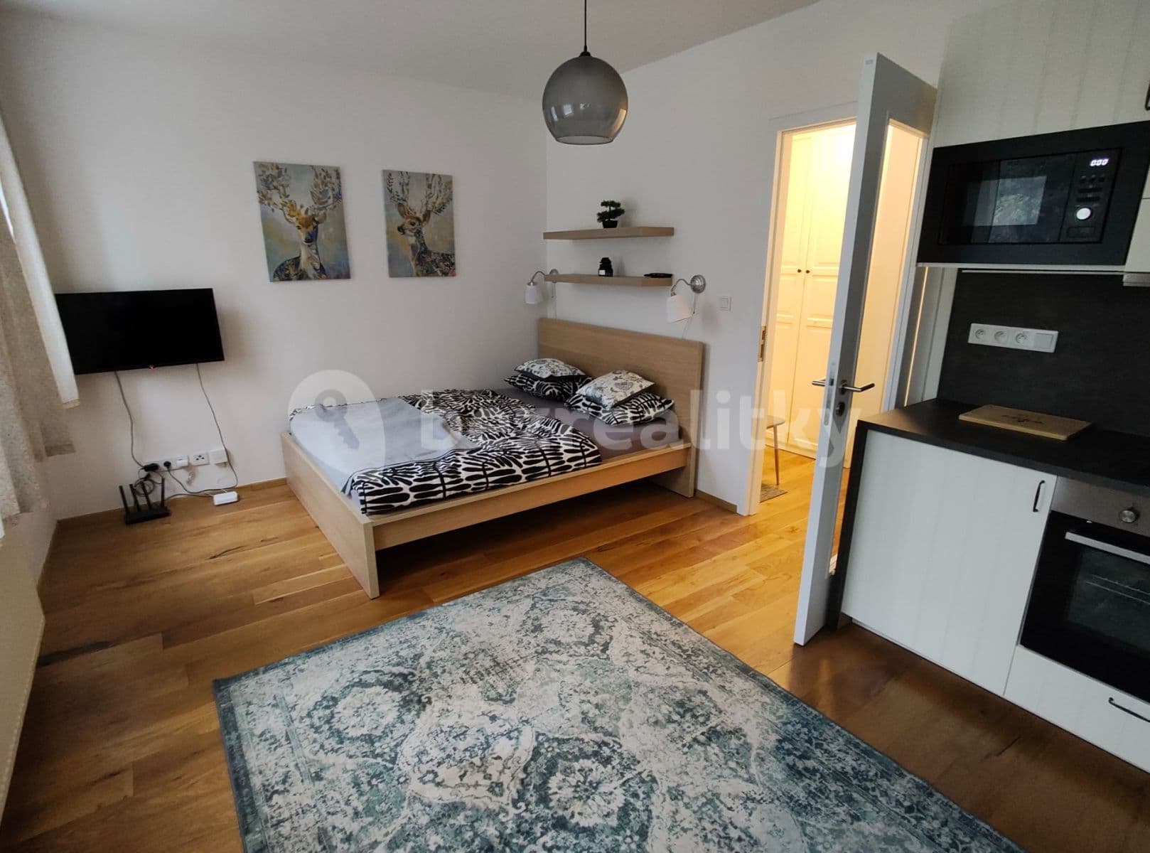 Prenájom bytu 1-izbový 25 m², Perucká, Praha, Praha Prenájom bytu 1-izbový 25 m², Perucká, Praha, Praha