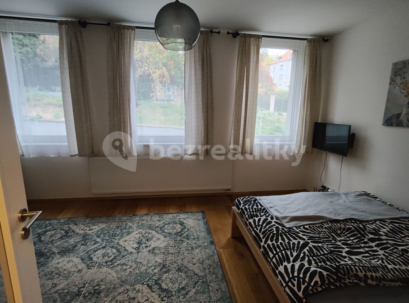 Prenájom bytu 1-izbový 25 m², Perucká, Praha, Praha Prenájom bytu 1-izbový 25 m², Perucká, Praha, Praha