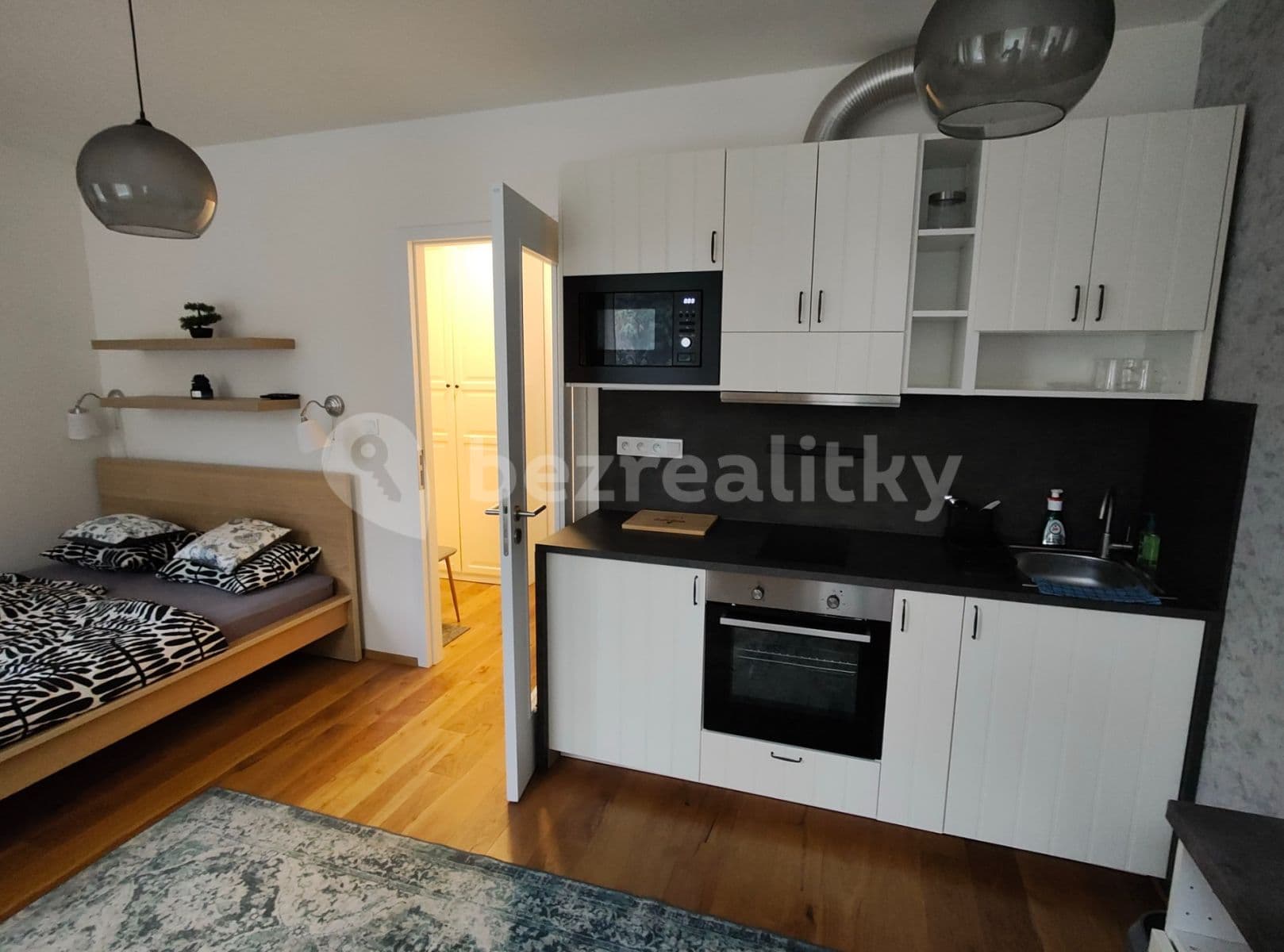 Prenájom bytu 1-izbový 25 m², Perucká, Praha, Praha Prenájom bytu 1-izbový 25 m², Perucká, Praha, Praha