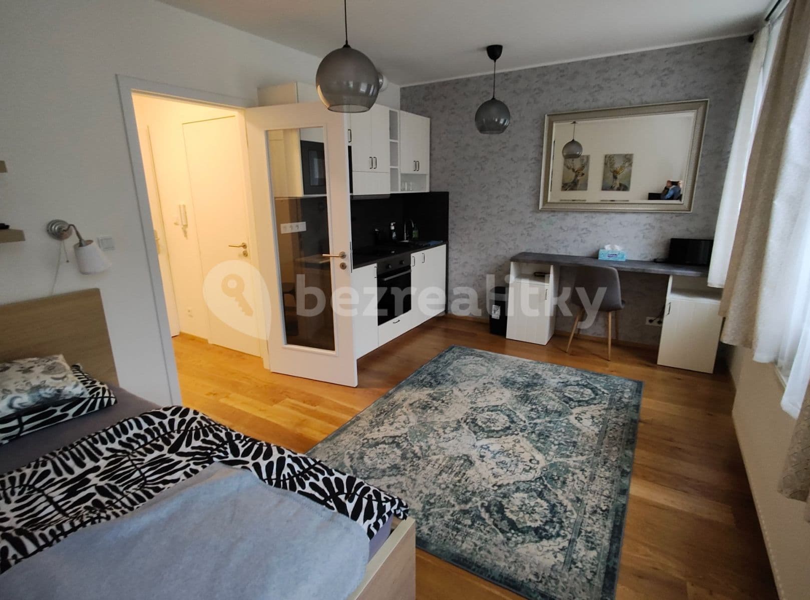 Prenájom bytu 1-izbový 25 m², Perucká, Praha, Praha Prenájom bytu 1-izbový 25 m², Perucká, Praha, Praha