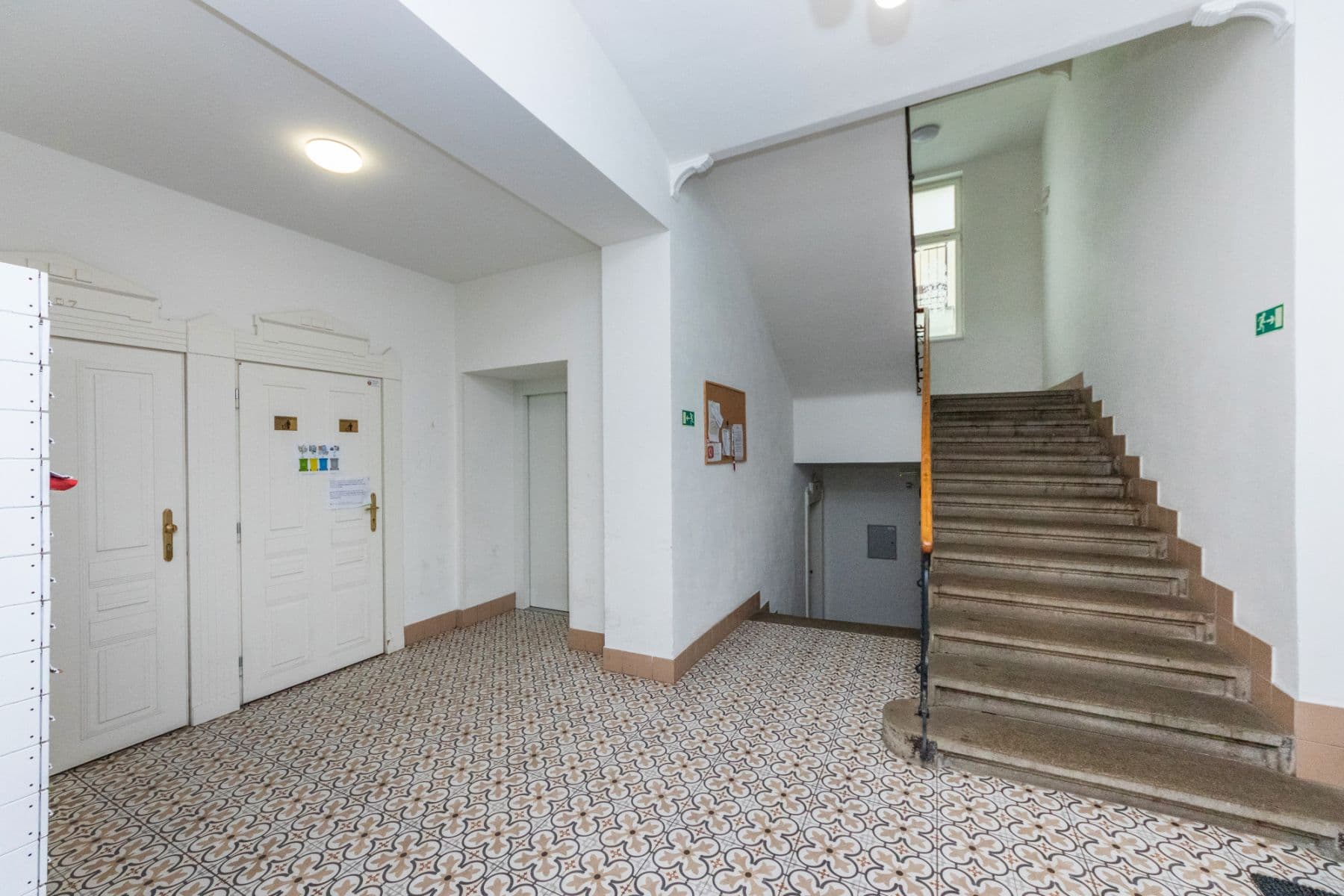 Prenájom bytu 36 m², Slavíkova, Praha, Praha Prenájom bytu 36 m², Slavíkova, Praha, Praha