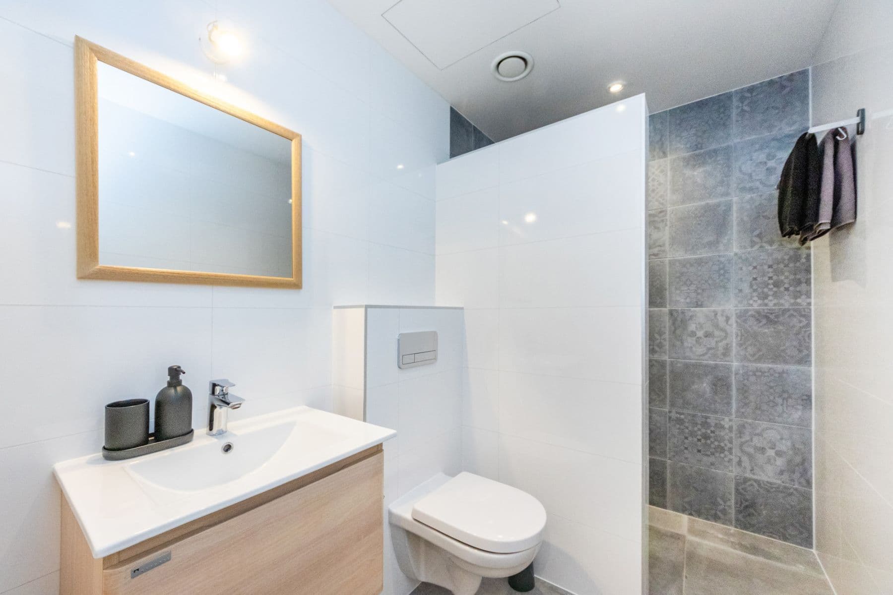 Prenájom bytu 36 m², Slavíkova, Praha, Praha Prenájom bytu 36 m², Slavíkova, Praha, Praha