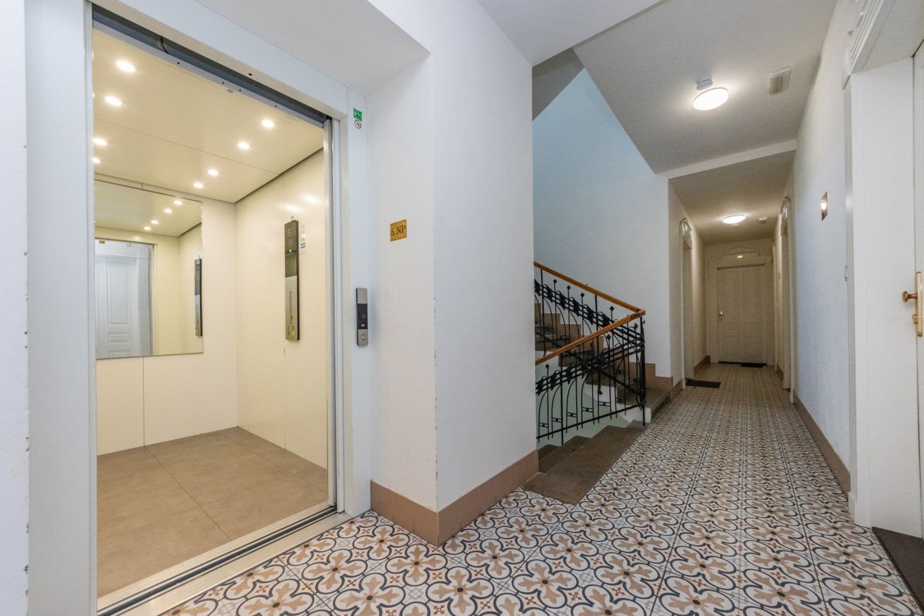 Prenájom bytu 36 m², Slavíkova, Praha, Praha Prenájom bytu 36 m², Slavíkova, Praha, Praha