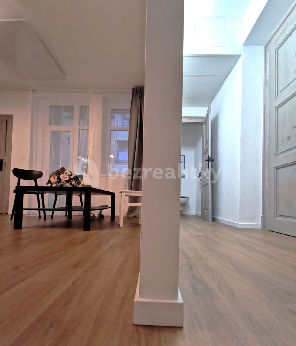 Prenájom bytu 3-izbový 73 m², Husova, Čáslav, Středočeský kraj Prenájom bytu 3-izbový 73 m², Husova, Čáslav, Středočeský kraj