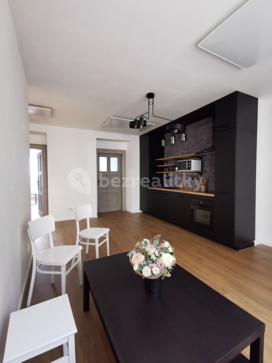 Prenájom bytu 3-izbový 73 m², Husova, Čáslav, Středočeský kraj Prenájom bytu 3-izbový 73 m², Husova, Čáslav, Středočeský kraj