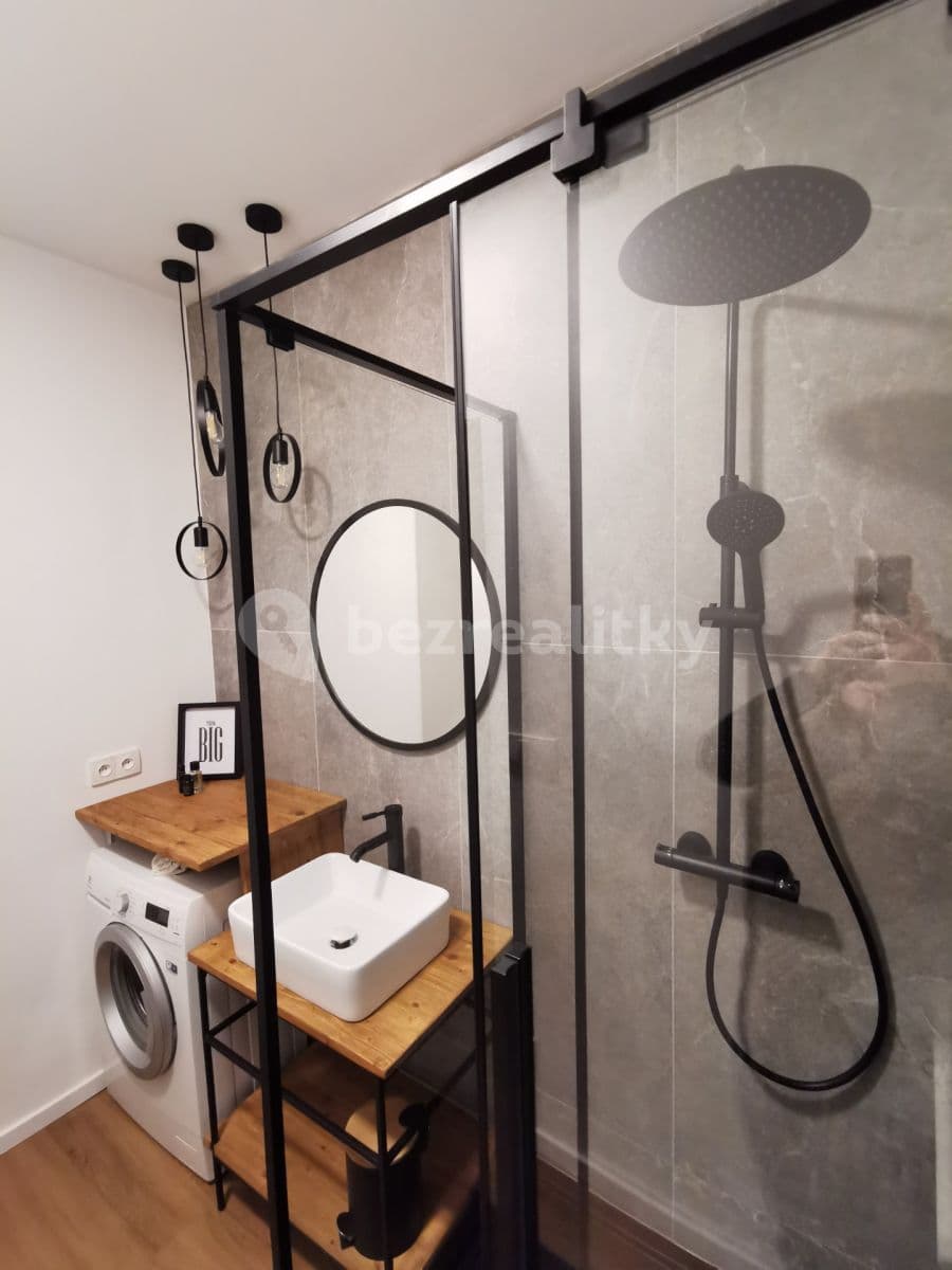 Prenájom bytu 3-izbový 73 m², Husova, Čáslav, Středočeský kraj Prenájom bytu 3-izbový 73 m², Husova, Čáslav, Středočeský kraj