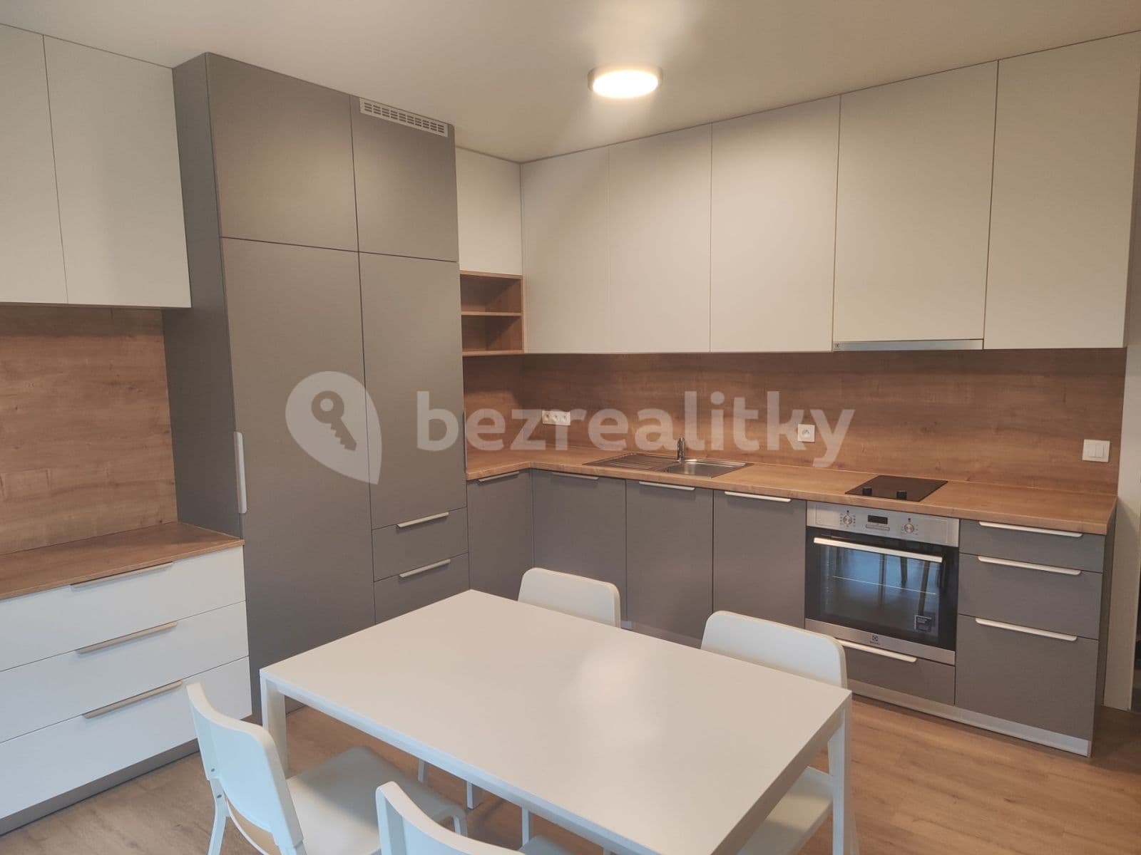 Prenájom bytu 1-izbový 28 m², Sportovní, Židlochovice, Jihomoravský kraj Prenájom bytu 1-izbový 28 m², Sportovní, Židlochovice, Jihomoravský kraj