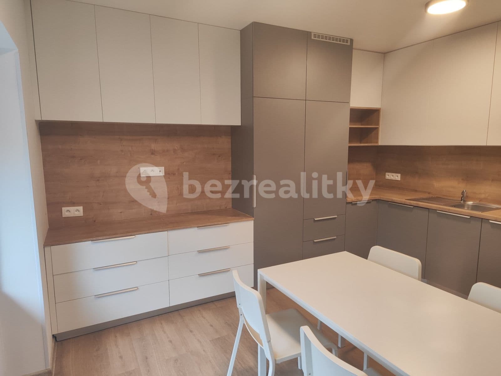 Prenájom bytu 1-izbový 28 m², Sportovní, Židlochovice, Jihomoravský kraj Prenájom bytu 1-izbový 28 m², Sportovní, Židlochovice, Jihomoravský kraj