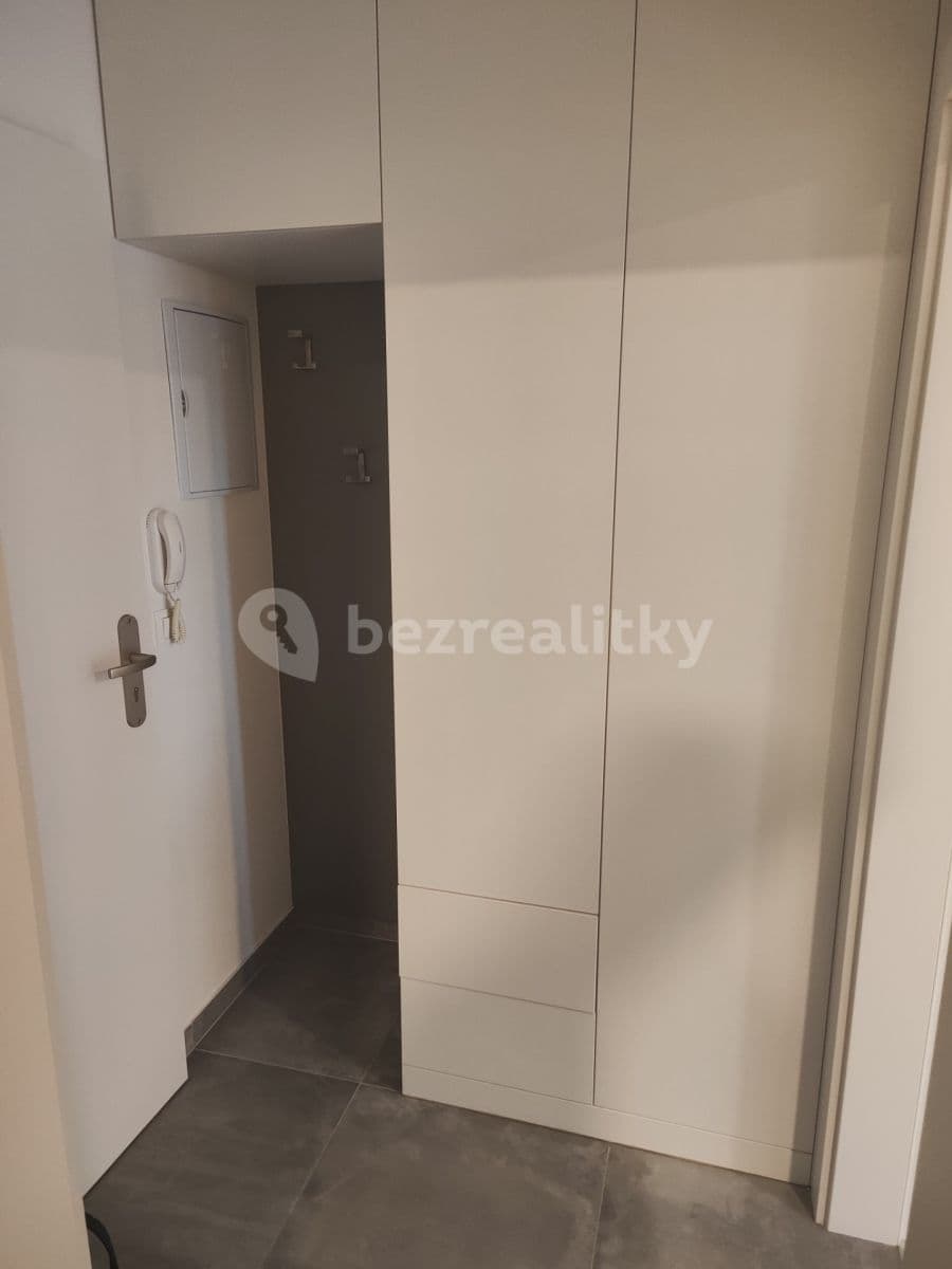 Prenájom bytu 1-izbový 28 m², Sportovní, Židlochovice, Jihomoravský kraj Prenájom bytu 1-izbový 28 m², Sportovní, Židlochovice, Jihomoravský kraj